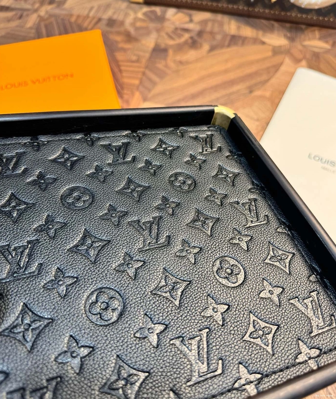 SQUARE SERVING LV TRAY CUSTOM 0727